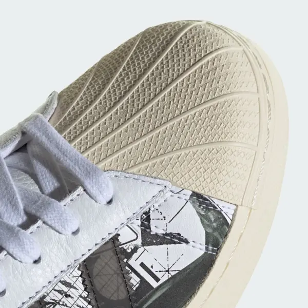 adidas Star Wars Superstar XLG Nanzuka sneakers